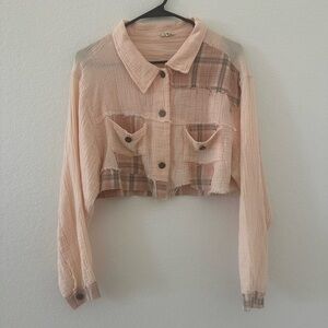 POL Peach distressed cropped Top